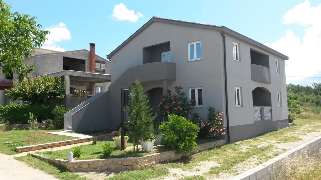 Apartman Monte Cristo 마슬레니차 외부 사진